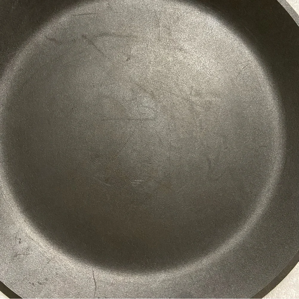 Calphalon 1213 13” Commercial Anodized Aluminum Non-Stick Skillet Griddle Pizza